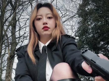 不是都要给我擦皮鞋吗 #给我擦皮鞋 #靴子 #我要的是绝对碾压 #变装 #红底鞋转场