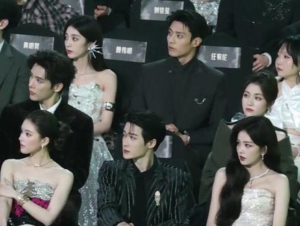 赵露思檀健次白鹿#星光大赏内场# 同框📸想起来有一年活动也是她们挨在一排坐哎!#星光大赏 #赵露思 #檀健次 #白鹿