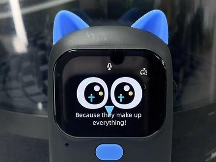 全新第五代小智ai已上线!搭载了主流Ai大模型,摄像功能4g/wifi无障碍切换,内置TF卡可实现音乐故事自由,还有解压小游戏,2.03寸动态屏贴心为大家升级到2000毫安电池#小智ai #ai机器人 #ai玩具 #ai识别