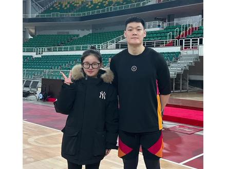 山西男篮球迷探营,终于见到张宁了!另外给大家实地探了主场球票位置#太原#篮球🏀 #山西男篮 #cba联赛 #张宁cba季前赛首秀22分