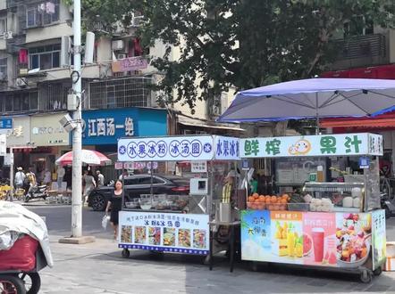 看起来这里有好多好吃的