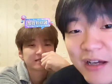 I拐和I腰有福了,腰哥亲自传授焚诀。威龙红皮直接拿下。
#白泽创作者激励活动 #白泽三角洲行动 #白泽 #冻腰冻拐创作者激励活动 #冻腰冻拐三角洲行动 @白泽(三角洲行动) @冻腰冻拐(三角洲行动) @钢牙(三角洲行动)