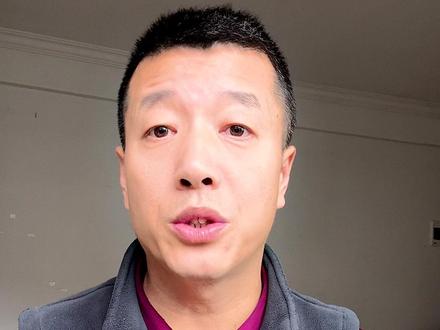 修鞋大爷免费修好假肢,评论区却在刷“准备起诉”? 修鞋大爷免费修好假肢,评论区却在刷“准备起诉”?看懂的都沉默了。