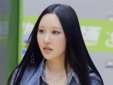 恋综女博士黑化复仇,破坏二人约会,情敌恶整睫毛女! #好友好有爱3 #张奕方 #吴嘉玮 #辜锐 #修罗场