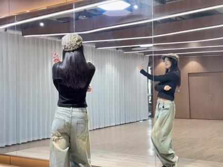 快和你的姐妹一起学起来吧#咏春dj#瓜蛋摇#古风摇#咏春手势舞 #抖音热门舞蹈挑战