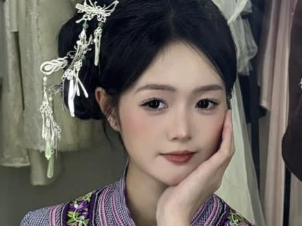 壮族订婚妆造来咯#壮族妆造 #民族服装 #化妆师工作日常 #百色化妆师 #妆容教程
