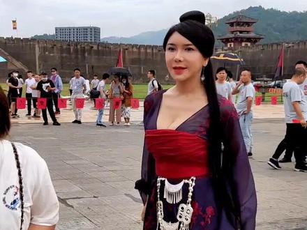 #河南开封府 龚玥菲长得真的很漂亮,因饰演潘金莲走红,期待美女在开封府锦鼠御猫里的精彩表现!