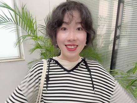 ins风贝壳花花包教程来啦~
一起来钩春天的贝壳花花包吧,只需要短针和长针就能完成,花样很漂亮,奶白色很干净百搭,喜欢喜欢就一起做吧!线材是@小毛团家居旗舰店 2mm空心棉16号奶油色2团,钩针3、0mm
#钩针教程 #钩织包包#钩针包包 #编织包包教程 #零基础学钩针