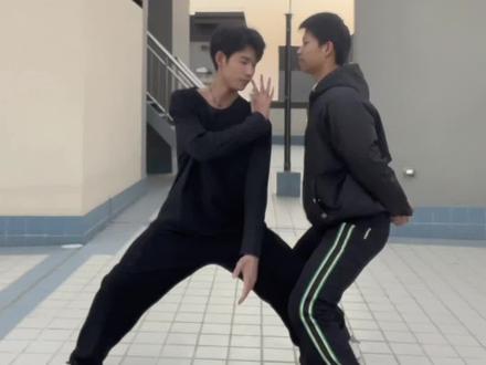 还有不会铁山靠的嘛?抓紧来学!#功夫 #坤拳