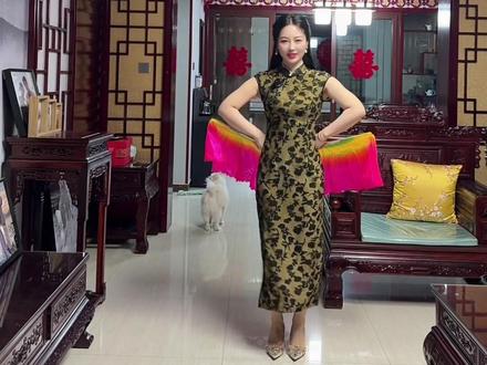 为二公子结婚提前练起来#😃跳舞 #结婚跳舞 #客厅就是小舞台
