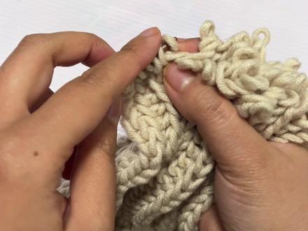 双元宝长段退针教程来啦!好多姐妹织错了问怎么办?穿拆了心痛不拆又过不去那道坎?给你们不用全拆的教程来啦~记住一定要拆到织错的下一排哟不然白拆了~#织围巾 #退针#保暖又好看