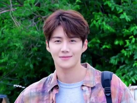 韩媒曝金宣虎涉嫌逃税,和车银优逃税方式一样,两人同属一家公司