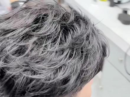 你烫的三七分是怎么样的?男士烫发教程#零基础学烫发#零基础学美发#男士三七烫发教程#在家学烫发男生