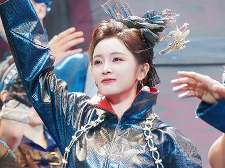 站在音乐剧舞台上的宣仪,真的有种别样的鲜活和生命力#吴宣仪 #音乐剧 #吴宣仪她的海 #音乐 #向全世界安利