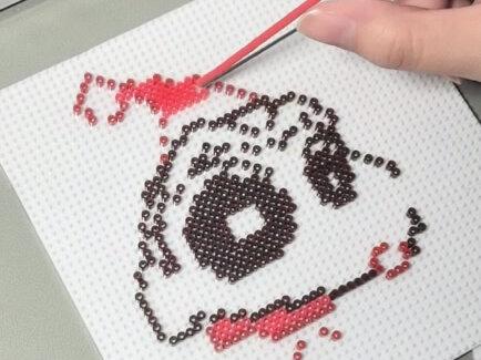 挑战拼一百个动漫人物,今天拼…
图源:🍠小景拼豆 #拼豆 #拼豆教程 #蜡笔小新 #手工#拼豆图纸