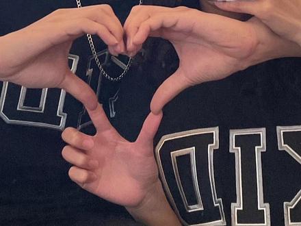 快和你的憨憨男朋友一起拍这组不露脸的比心照吧!#教程 #情侣 #花式爱心 #一学就会系列 #牵手