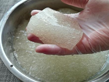 手搓冰粉怎么做才好吃?正确配方和秘诀告诉你,学会可以摆摊卖了 #冰粉 #手搓冰粉 #冰粉教程
