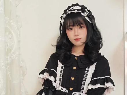 平价古早轻花嫁doll感lo裙分享 momo萌熊-21年彩虹糖
又是一款我挖到的冷门宝藏小裙子,这条真的特别特别喜欢啊
配上发带非常有doll感,也很重工~
原:379 购入:67(缺少配件)上单裙子均100多
#lo裙安利 #lolita #lo娘 #古早lo