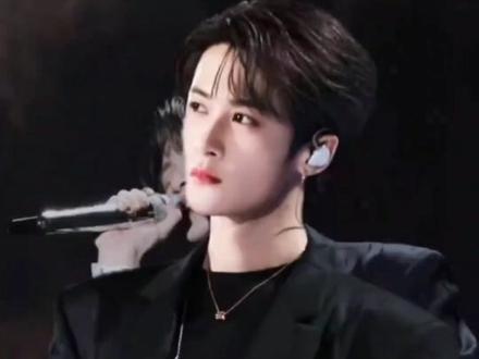 全新身份!檀健次TME平台超级家族代言人! #檀健次 #檀健次TME平台超级家族代言人 #偶像影响力 #qq音乐巅峰之夜