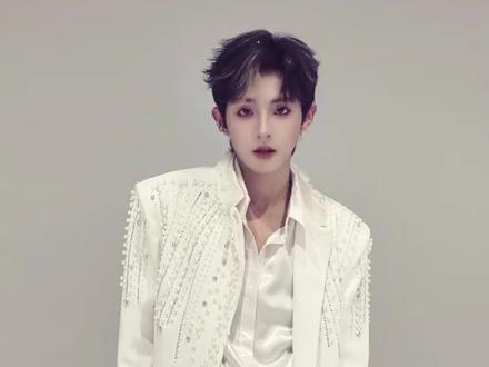 出击男团赛道#31摇