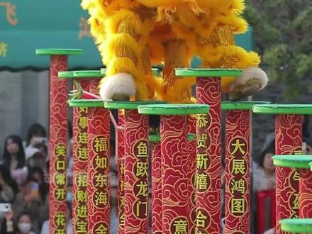 它不止是舞狮,更是代表着对故人的思念 #故人 #舞狮 #传统文化 #小白狮 #亲人的离世不是一场暴雨而是一生的潮湿