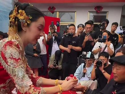 #刘叉叉#琦琦 #钰哥 #婚礼
被接亲车落下的王鑫鑫