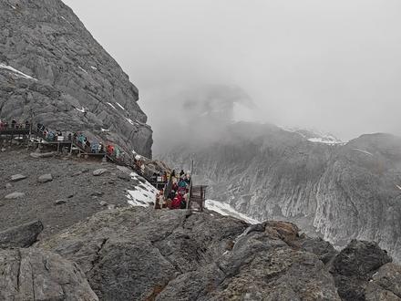 不是说来上地理课吗?我到了你们人呢?#玉龙雪山4680海拔