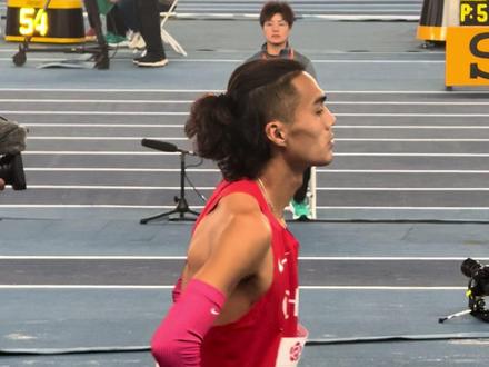 1:48.06 奚枭横刷新PB #98跑 #世界田联室内锦标赛