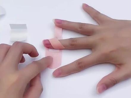 创可贴的正确贴法#正确贴创可贴 #创可贴 #生活小妙招