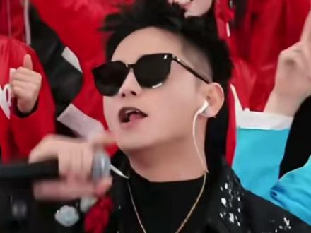 路飞今天守擂第5️⃣天,日奖金达8000,加油#快来围观 #姜涛百姓大舞台会唱你就来每晚7:00慈溪吾悦广场不见不散