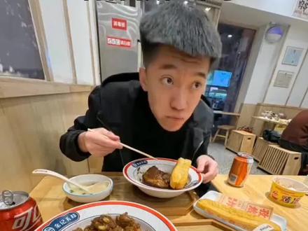 Ai百变表情帝特效教程来了#让照片吃菌子挑战 #百变表情帝 #ai动态表情实在是妙 #当代大学生精神状态 #让照片动起来