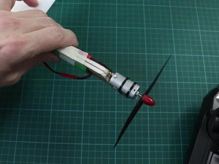 用纸板打造一架遥控飞机,遥控器编程,起飞后操控灵活