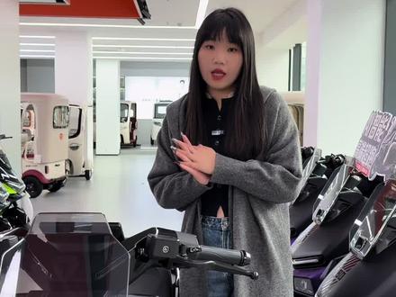 搭载AI的电动车~雅迪新势力星舰二代 #雅迪电动车 #雅迪冠能系列 #雅迪星舰 #电动车 #电摩