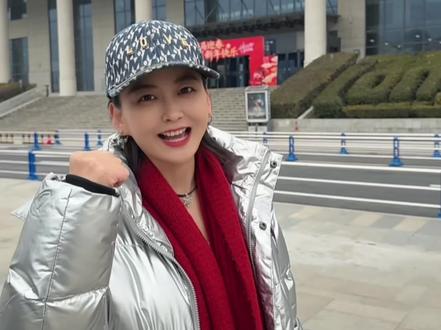 快来@我,给你点赞👍 #拍作品我是认真的 #安奕安 #安奕安新歌麻辣辣魔性舞蹈 #全民参与 #甘肃陇南