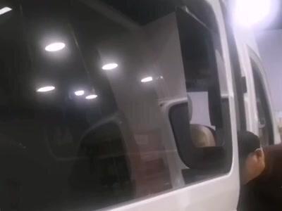 大通v80改装电动中门