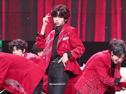 荣耀之战D2 《闭嘴跳舞》王橹杰直拍
cr:🧣MystiqueFlicker丨王橹杰
#上热门 #TF家族荣耀之战 #王橹杰 #闭嘴跳舞