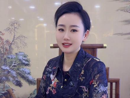 肩上扛着全家的重担,情绪只能藏心底,多疼疼身边的他吧。#女士们先生们 #男人不容易 #家庭责任 #婚姻智慧 #李莎