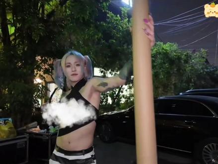 岳岳镜头纯享,这低音炮听着就爽哈哈哈哈哈#ONER #岳岳pinkray #岳明辉 #oner岳岳 #妈咪