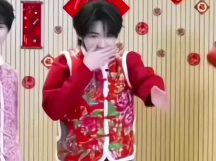 就这样萌翻所有!#狐尼克 #捂鼻子舞