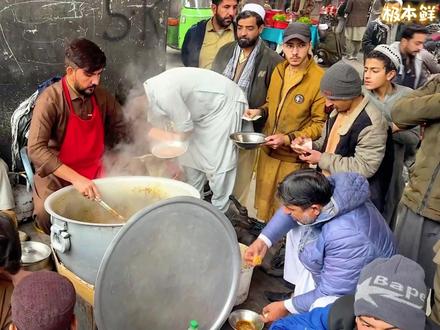 500一份天价早餐,巴铁穷人卖血也要每天吃,坐地上吃最香 #美食探店 #印度美食 #抖音年味争霸赛