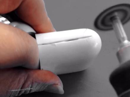 #成都 #苹果 #airpods 充电仓进水的,不充电,主板腐蚀,看我怎么拆的。最后换了灯排 电池 主板