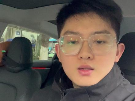 “金身被破”“争议判罚”“王多鱼庄强”我的渝超解说vlog 渝超八强第一回合,长寿1:1逼平临空,展现了自己的韧劲,临空也依旧有超强的绝对实力优势,而且碰到了争议判罚,临空队员们也展现了很高的职业素养,希望下场更精彩,把比赛交给球员,把精彩送给球迷#渝超八强 #长寿飞华 #两江临空 #解说周宇 #渝超联赛
