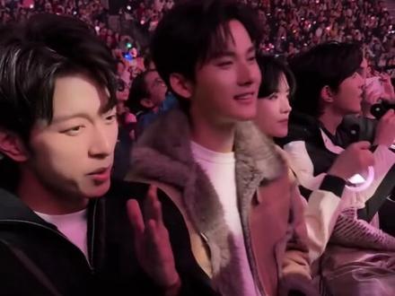 D4 与F4
天呐!天呐!
祝我们D4也可以在那里办演唱会
站上更大的舞台🔥
#创作灵感 #desire4 #f4上海演唱会