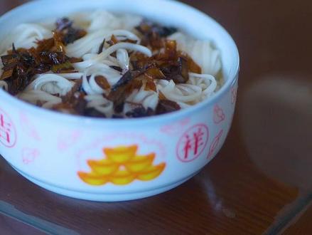 一碗糊油面就是娘的味道家的味道!#发现临朐#传统美食 #糊油面