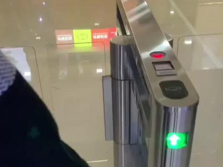 苹果手机支持免费开通长安通了,也能当门禁卡,门禁卡需要物业录入