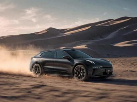 老款极氪001众筹升级智驾 诚意有但车还是自己开更爽