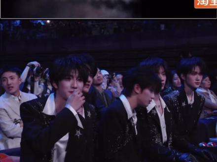 好爽啊 开磕
tfing reaction top背水一战
#左邓 #左航邓佳鑫 #微博之夜