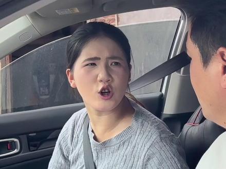 看来是想坐劳斯莱斯……#情侣日常 #内容太过真实 #无理取闹的女人
