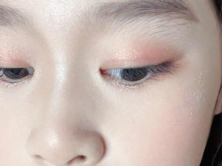 #美妆教程 #化妆分享 #儿童舞台妆 今天分享个小主持人妆容,简易教程(手残党必备)