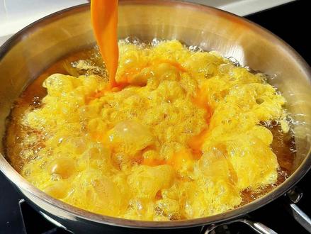 创新之公瑾爆炸蛋,吸汁王者,一口爆汁! #公瑾爆蛋 #复刻“公瑾爆蛋” #鸡蛋的神仙吃法 #青年创作者成长计划 #满级吃商指南